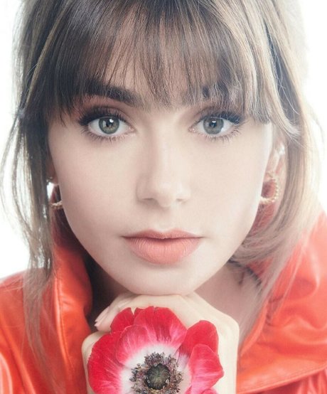 Lily Collins