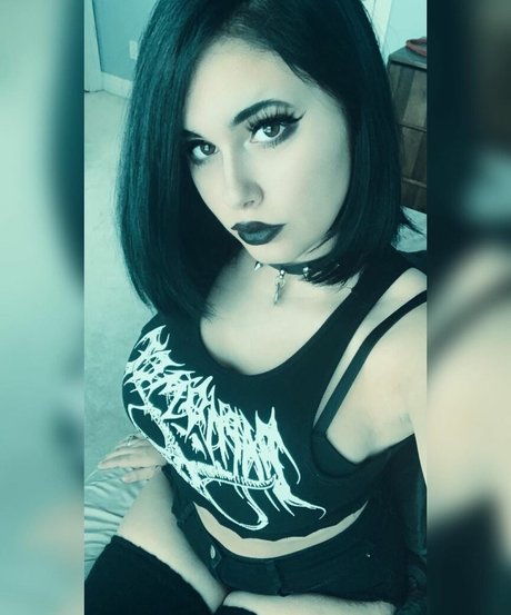 Photo nue de fuite OnlyFans de Marianalabruja