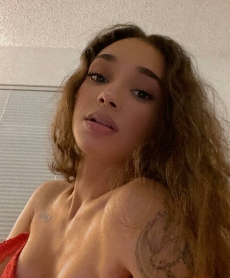 Photo nue de fuite OnlyFans de Alyssaleaasmr