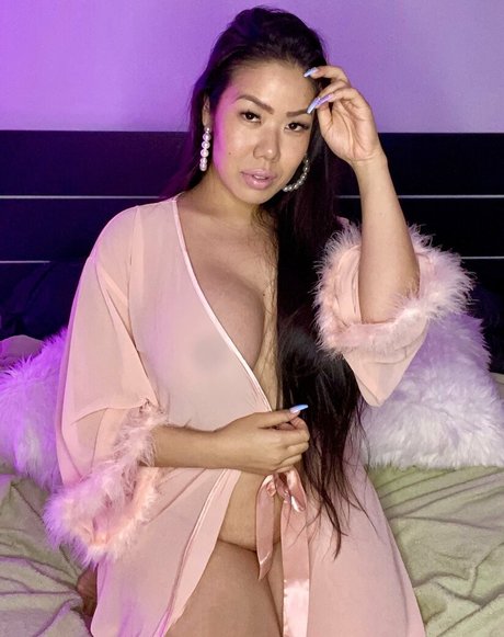 Photo nue de fuite OnlyFans de Asiantsunamifree