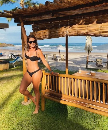 Deborah Secco