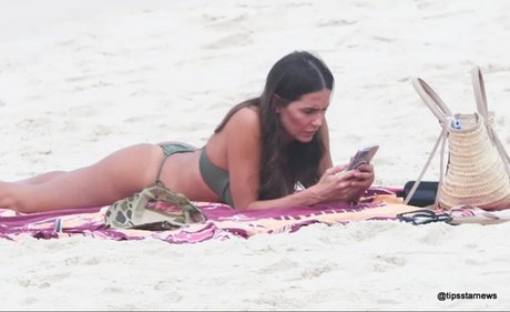 Photo nue de fuite OnlyFans de Deborah Secco