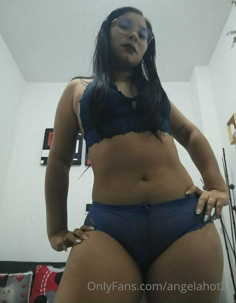 Photo nue de fuite OnlyFans de Angelahot21