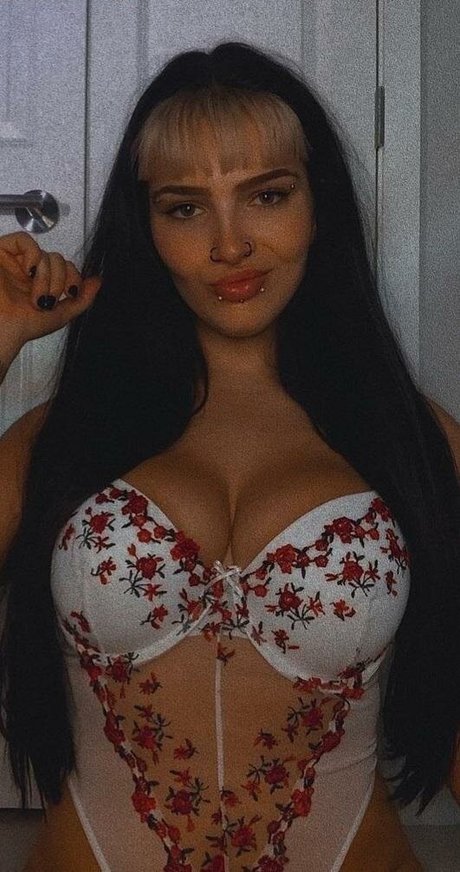 Steph De Lander