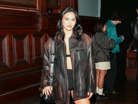 Camila Mendes