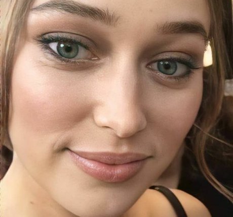 Alycia Debnam Carey