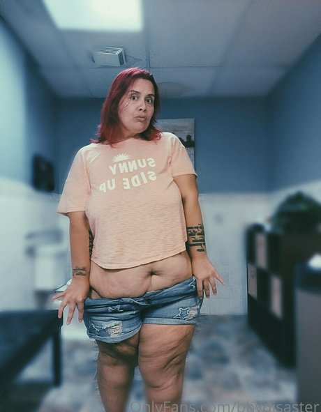 Photo nue de fuite OnlyFans de Thickmadaamfree