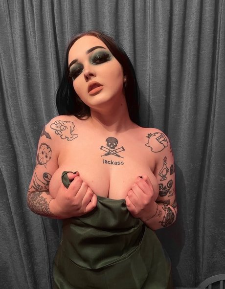 Missspookyrose