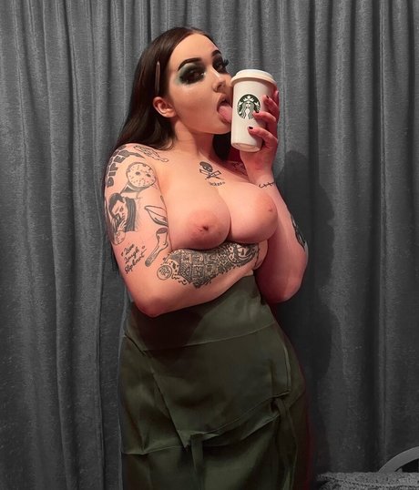 Missspookyrose