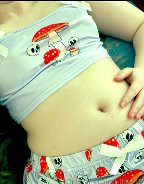Photo nue de fuite OnlyFans de Lillith915