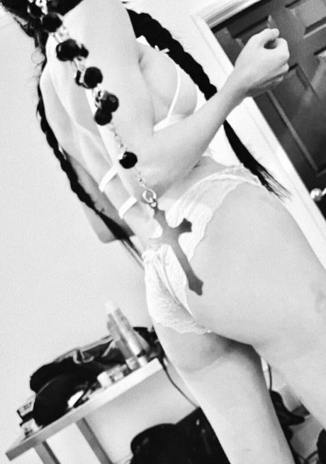 Photo nue de fuite OnlyFans de Poppy