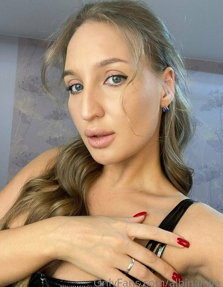 Photo nue de fuite OnlyFans de Albinalove