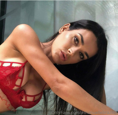 Photo nue de fuite OnlyFans de Emanuellebrazilts