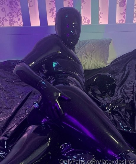 Photo nue de fuite OnlyFans de Latexdesires