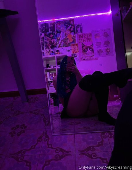 Photo nue de fuite OnlyFans de Vikyscreaming