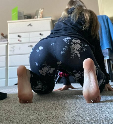Feetguurl