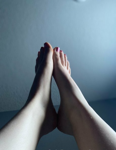 Feetguurl