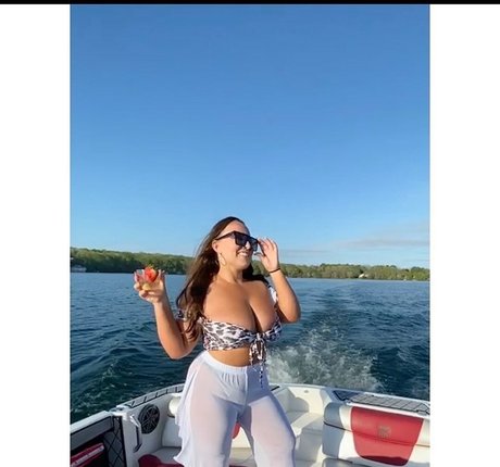 Photo nue de fuite OnlyFans de Lizzy Maguire