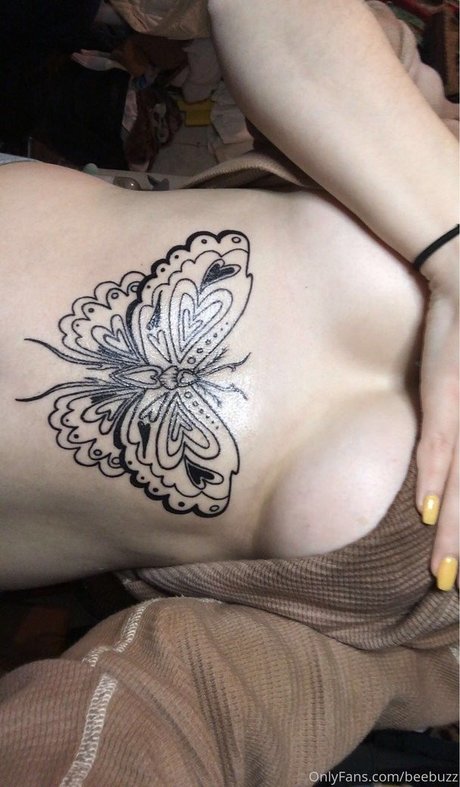 Photo nue de fuite OnlyFans de Beebuzz