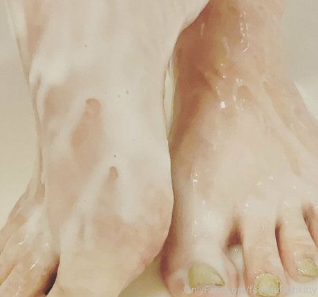 Footsiewithkitty