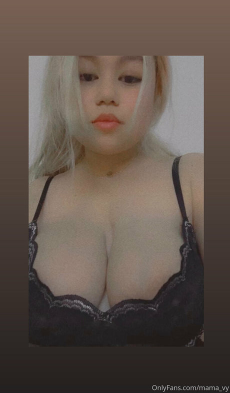 Photo nue de fuite OnlyFans de Mamavyfree