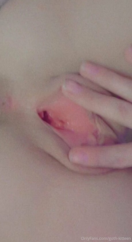 Photo nue de fuite OnlyFans de Gothkitteen