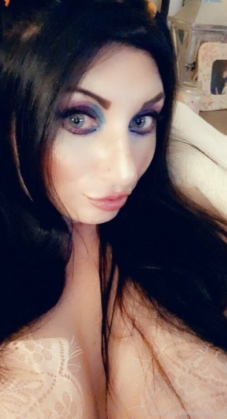 Photo nue de fuite OnlyFans de Erotiqued