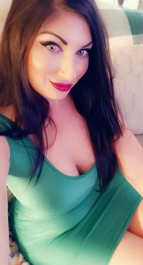 Photo nue de fuite OnlyFans de Erotiqued