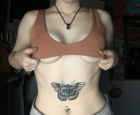 Photo nue de fuite OnlyFans de Veeginas