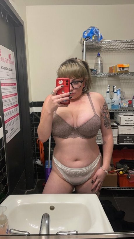 Photo nue de fuite OnlyFans de Crystal2086bella