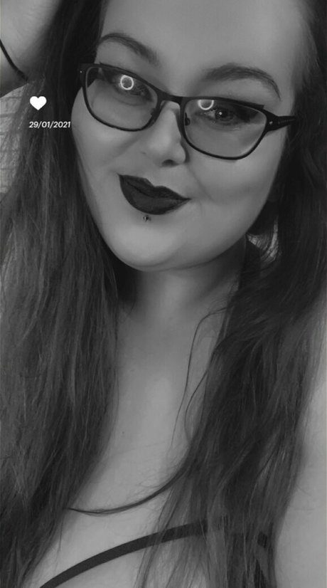 Photo nue de fuite OnlyFans de Obeymisselle