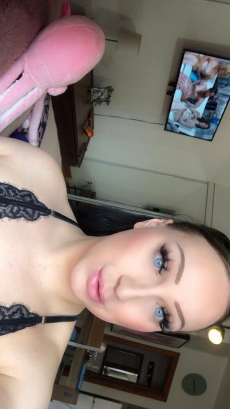 Photo nue de fuite OnlyFans de Misstinyangel
