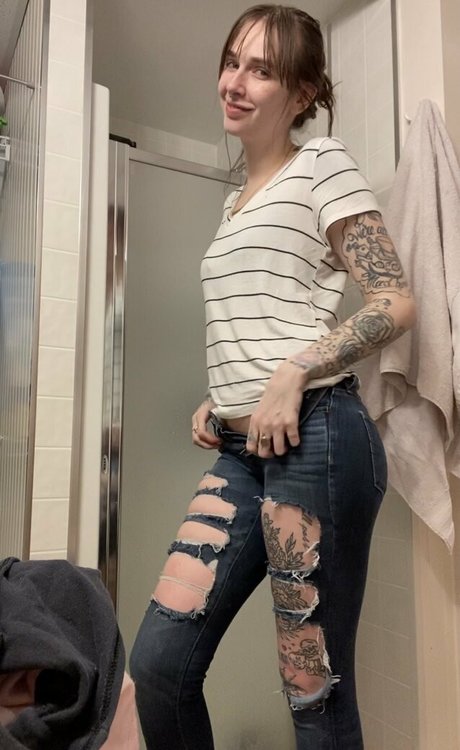 Photo nue de fuite OnlyFans de Lilhoneybeez