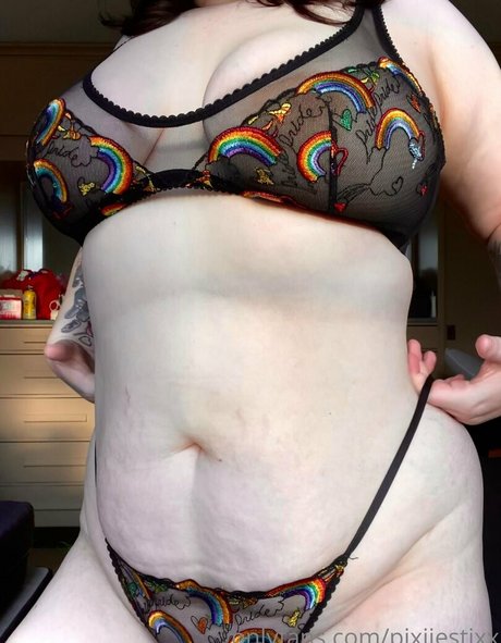 Pixiiestixx