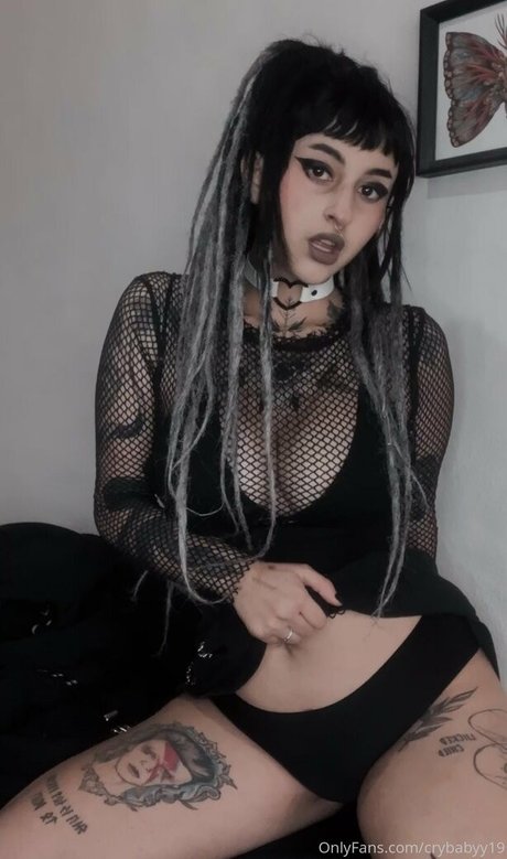 Crybabyy19
