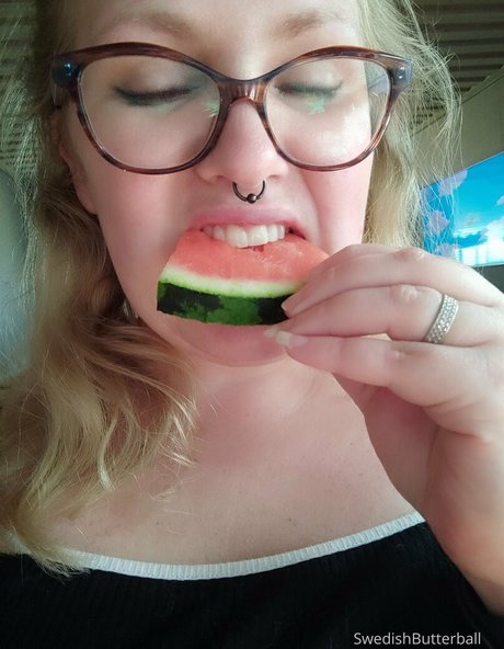 Photo nue de fuite OnlyFans de Swedishbutterball