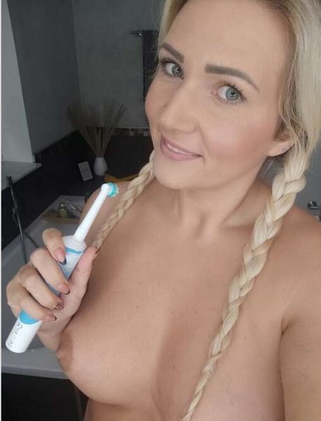 Photo nue de fuite OnlyFans de Tatjana Young