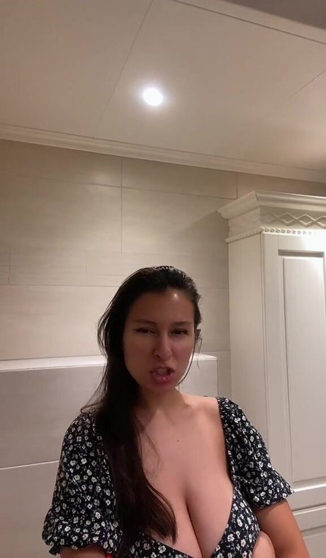 Photo nue de fuite OnlyFans de Gulia
