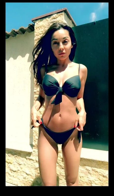 Photo nue de fuite OnlyFans de Bustyan