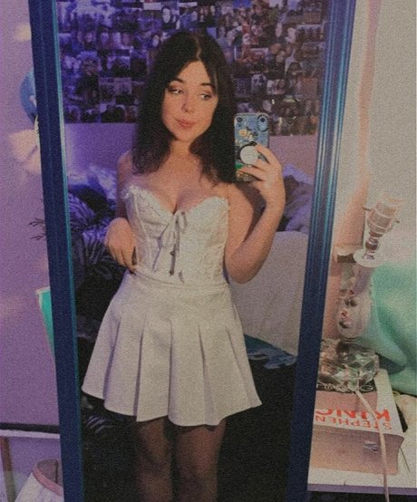 Photo nue de fuite OnlyFans de Daisyy Mayyy