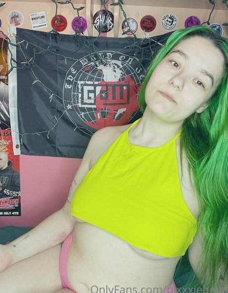 Pixxxiebelle