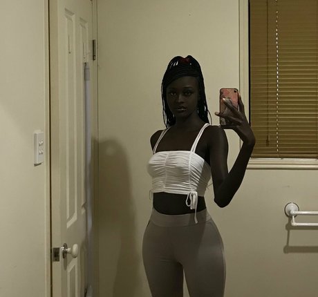 Photo nue de fuite OnlyFans de Anyang Deng