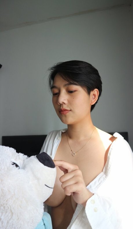 Thaishorthairgirl