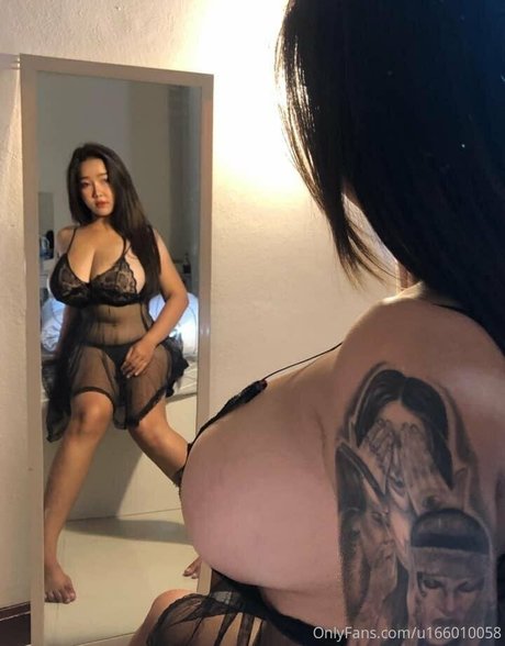 Photo nue de fuite OnlyFans de Yes Give