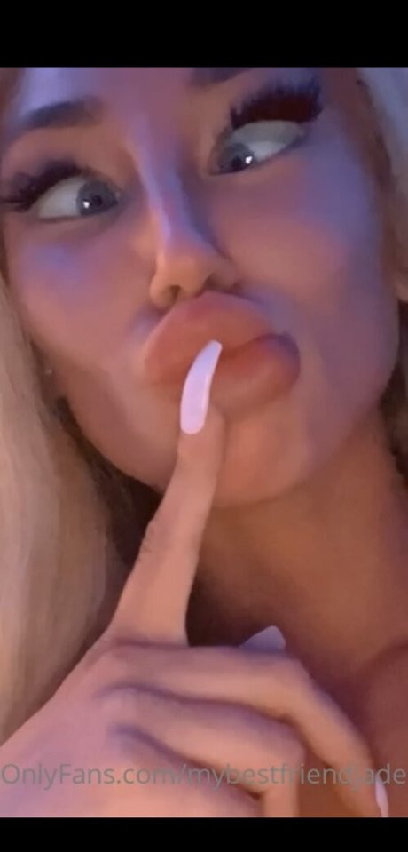 Photo nue de fuite OnlyFans de Mybestfriendjade