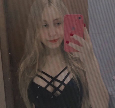 Photo nue de fuite OnlyFans de Giihalbino