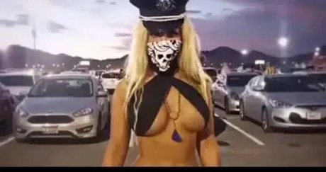 Mia Tasiilemiliona