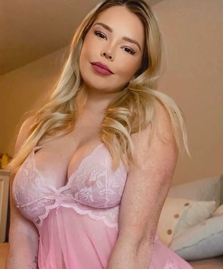 Photo nue de fuite OnlyFans de Jade Emarthla