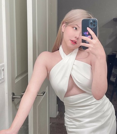 Photo nue de fuite OnlyFans de Julia Nakamura