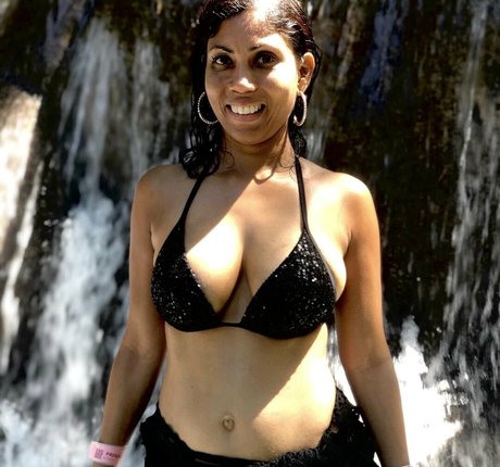 Photo nue de fuite OnlyFans de Rayoflightchick